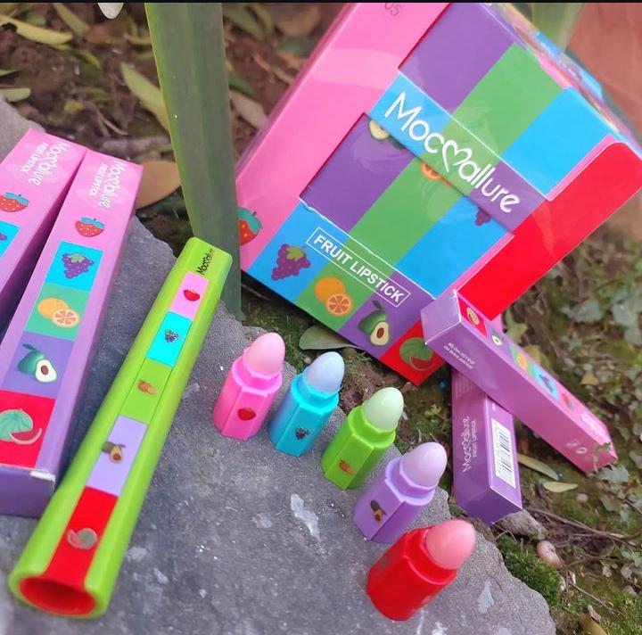 5-in-1 Glossy Lip Balm for Pakistani Women