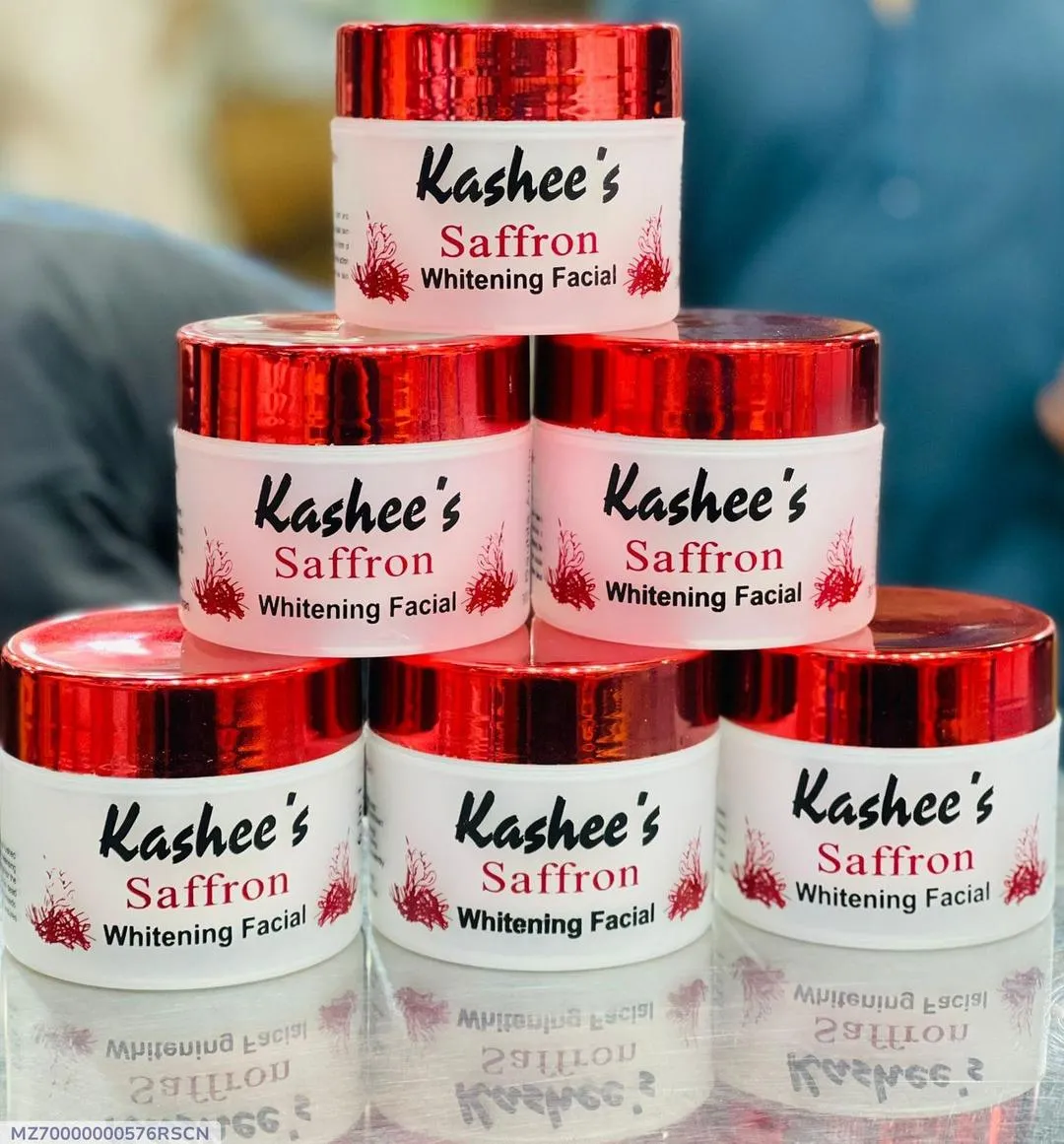 Kashee’s Saffron Whitening Facial Scrub 300ml