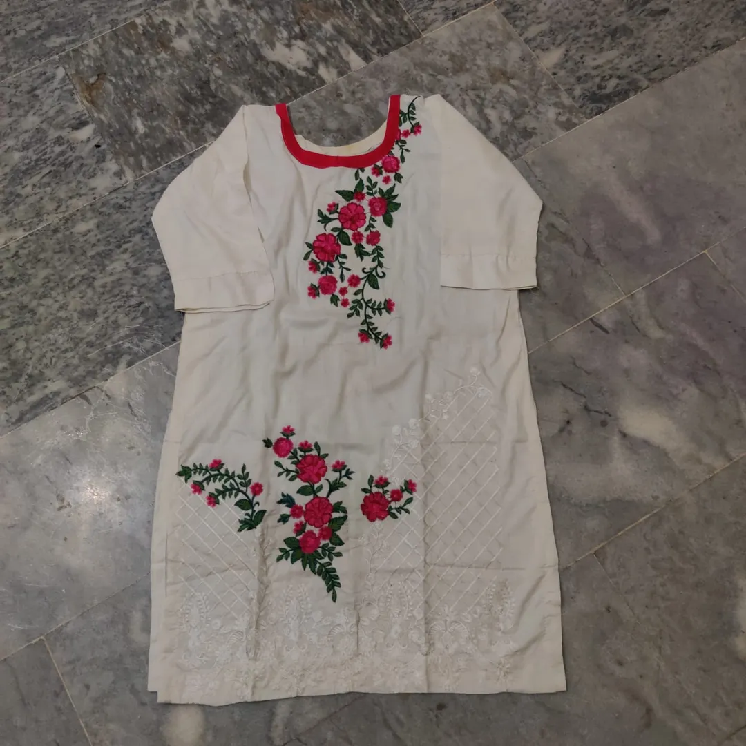 1 Pc Women's Stitched Arabic Lawn Embroidered Shirt