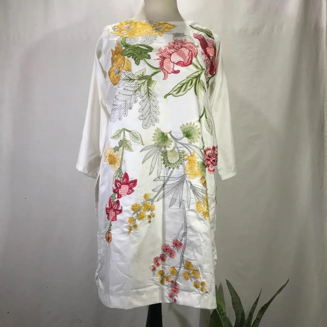 1 Pc Women's Stitched Arabic Lawn Embroidered Shirt