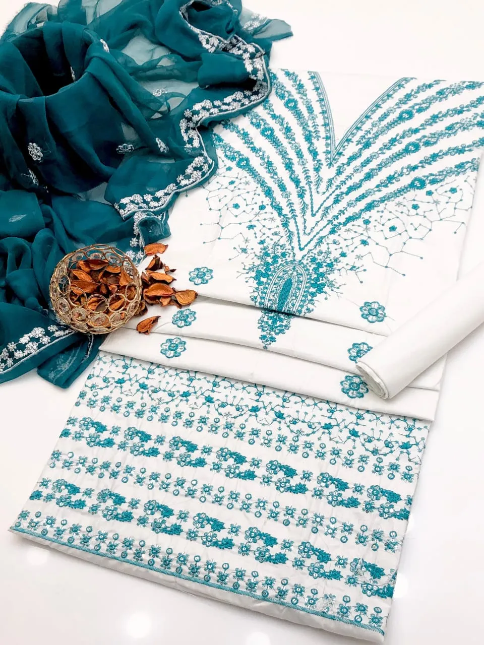 Women's 3-Piece Embroidered Suit White Cotton Lawn