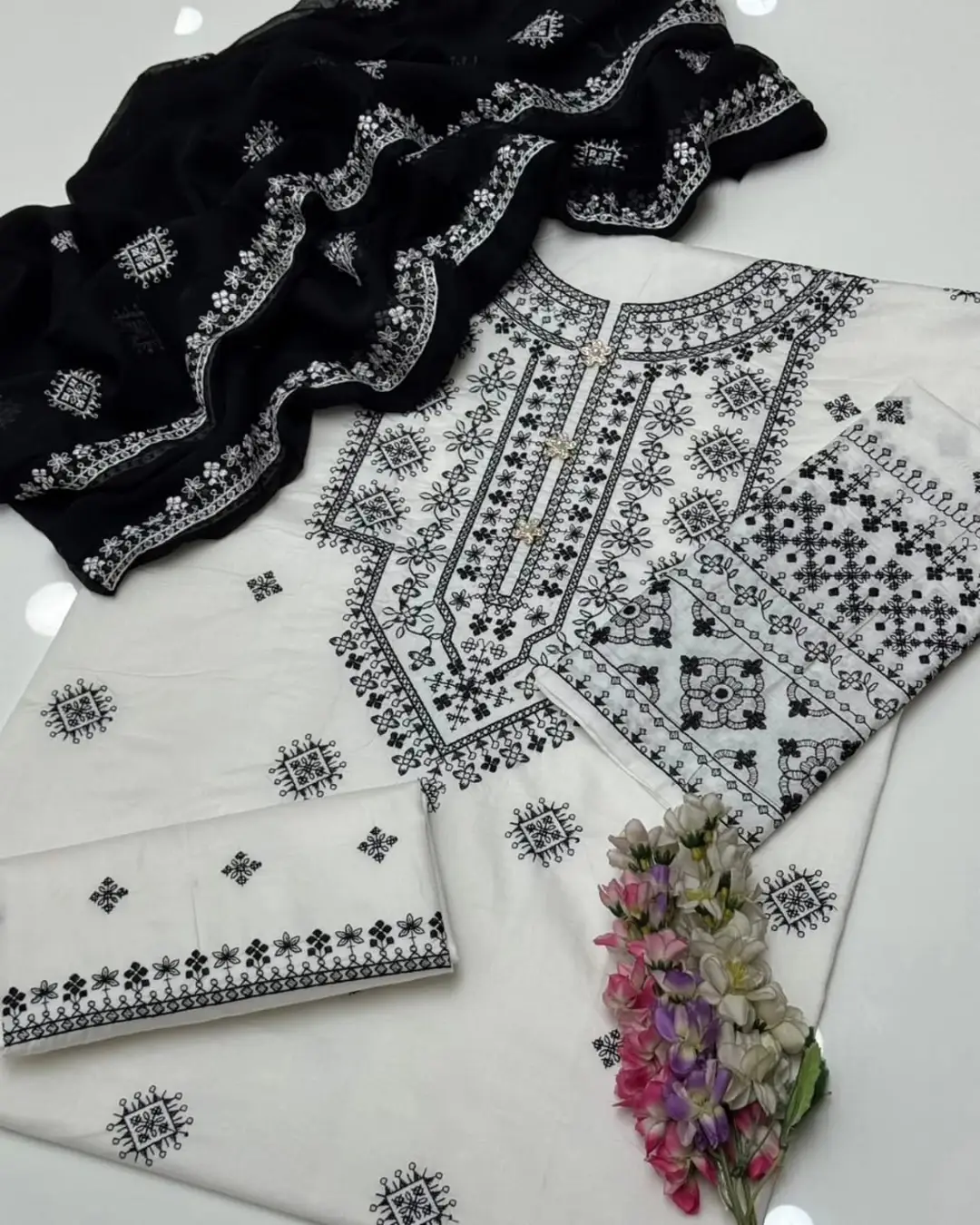 3 Pcs Women's Unstitched Embroidered Suit