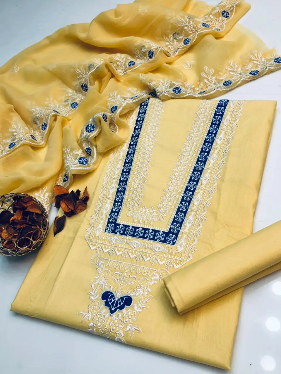 3 Pcs Women's Unstitched Embroidered Suit