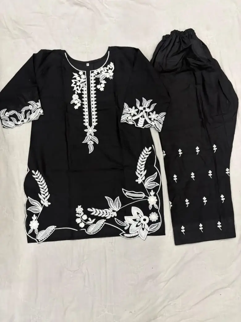 3 Pcs Women's Stitched Lawn Embroidered Suit