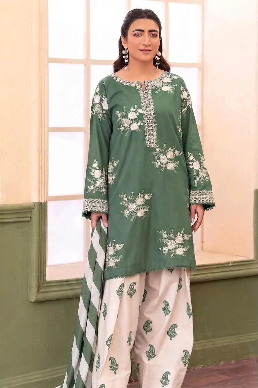 3 Pcs Women's Unstitched Embroidered Suit