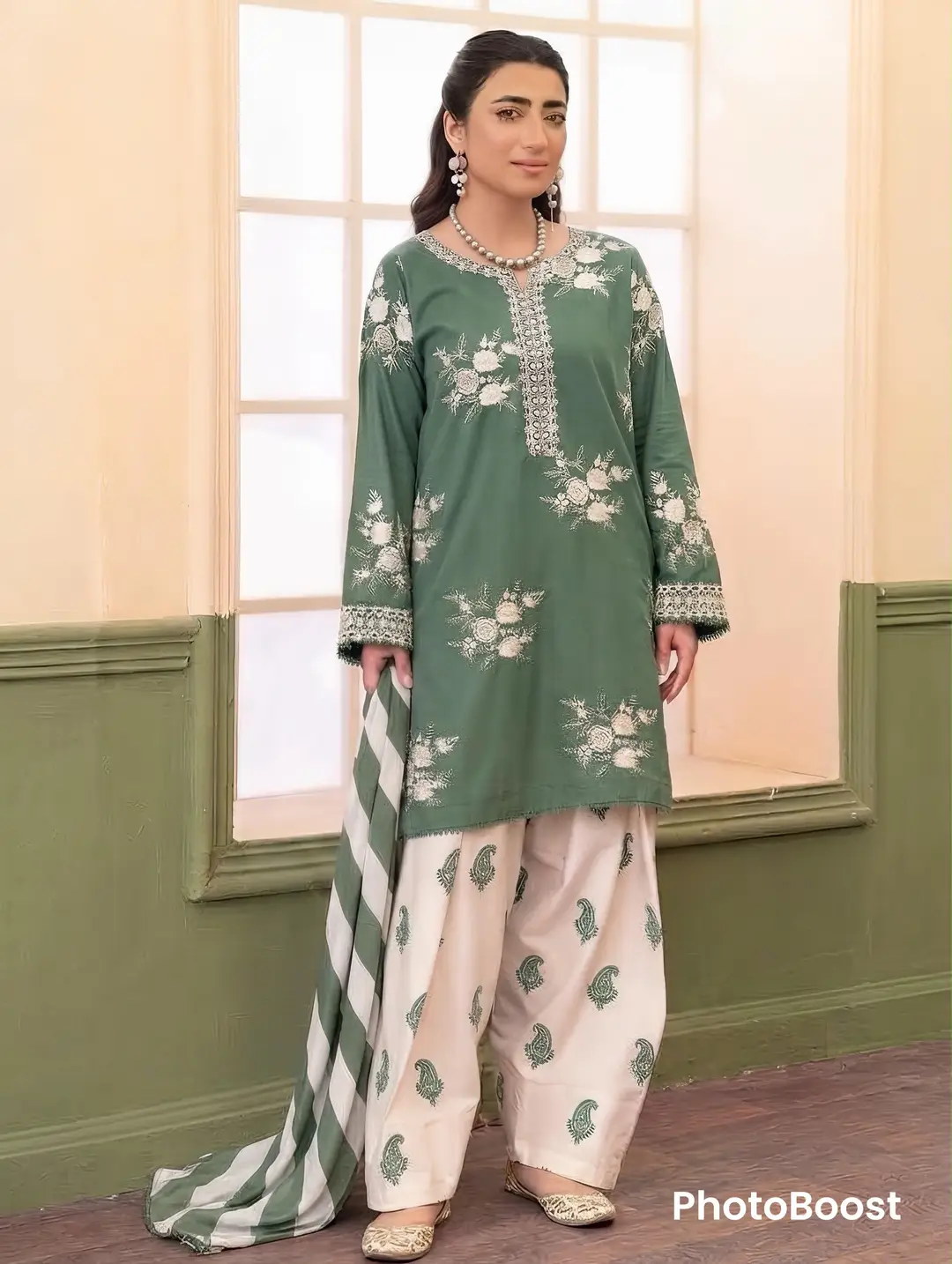 3 Pcs Women's Unstitched Embroidered Suit