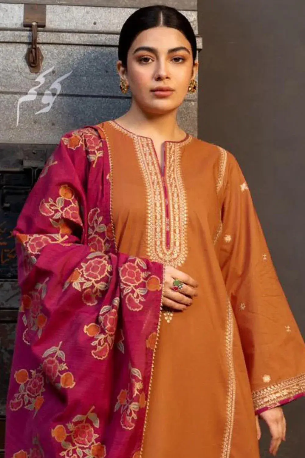 3 Pcs Women's Unstitched Embroidered Suit