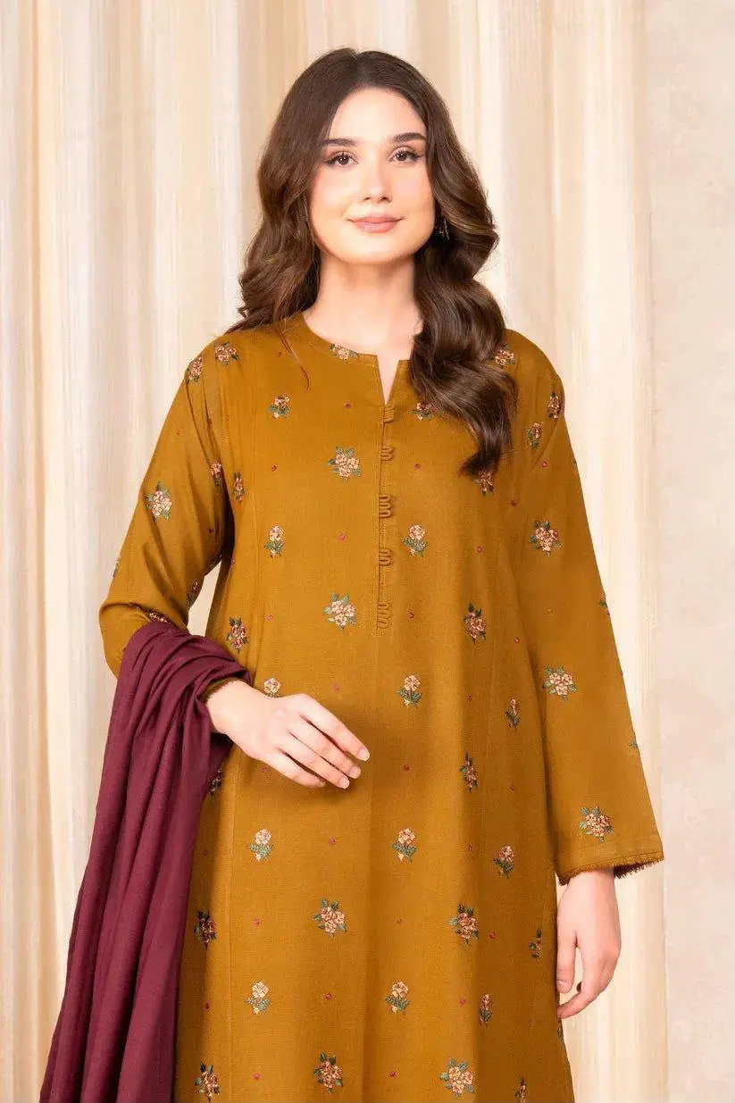 3 Pcs Women's Unstitched Embroidered Suit