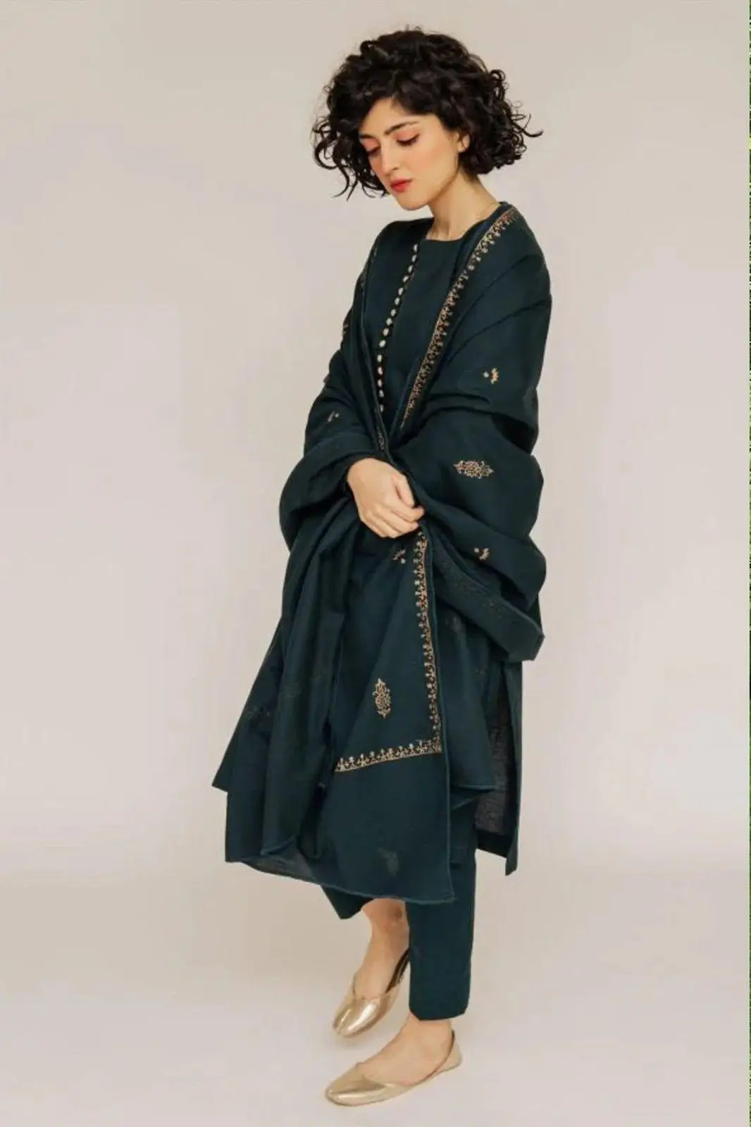 3 Pcs Women's Unstitched Embroidered Suit