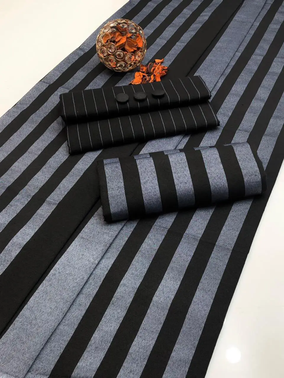3 Pcs Women's Unstitched Printed Suit