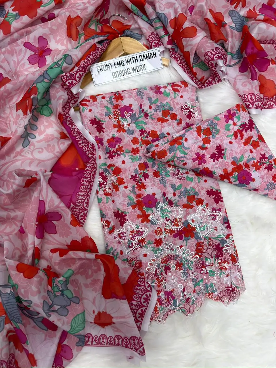 3 Pcs Women's Unstitched Printed Suit