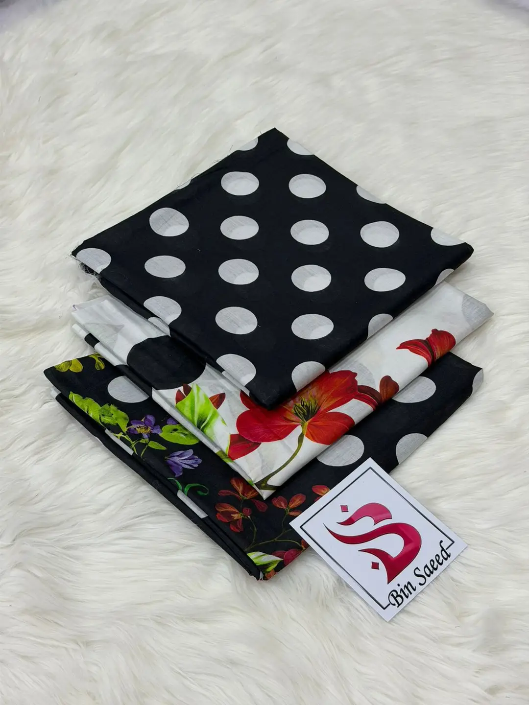 3 Pcs Women's Unstitched Printed Suit