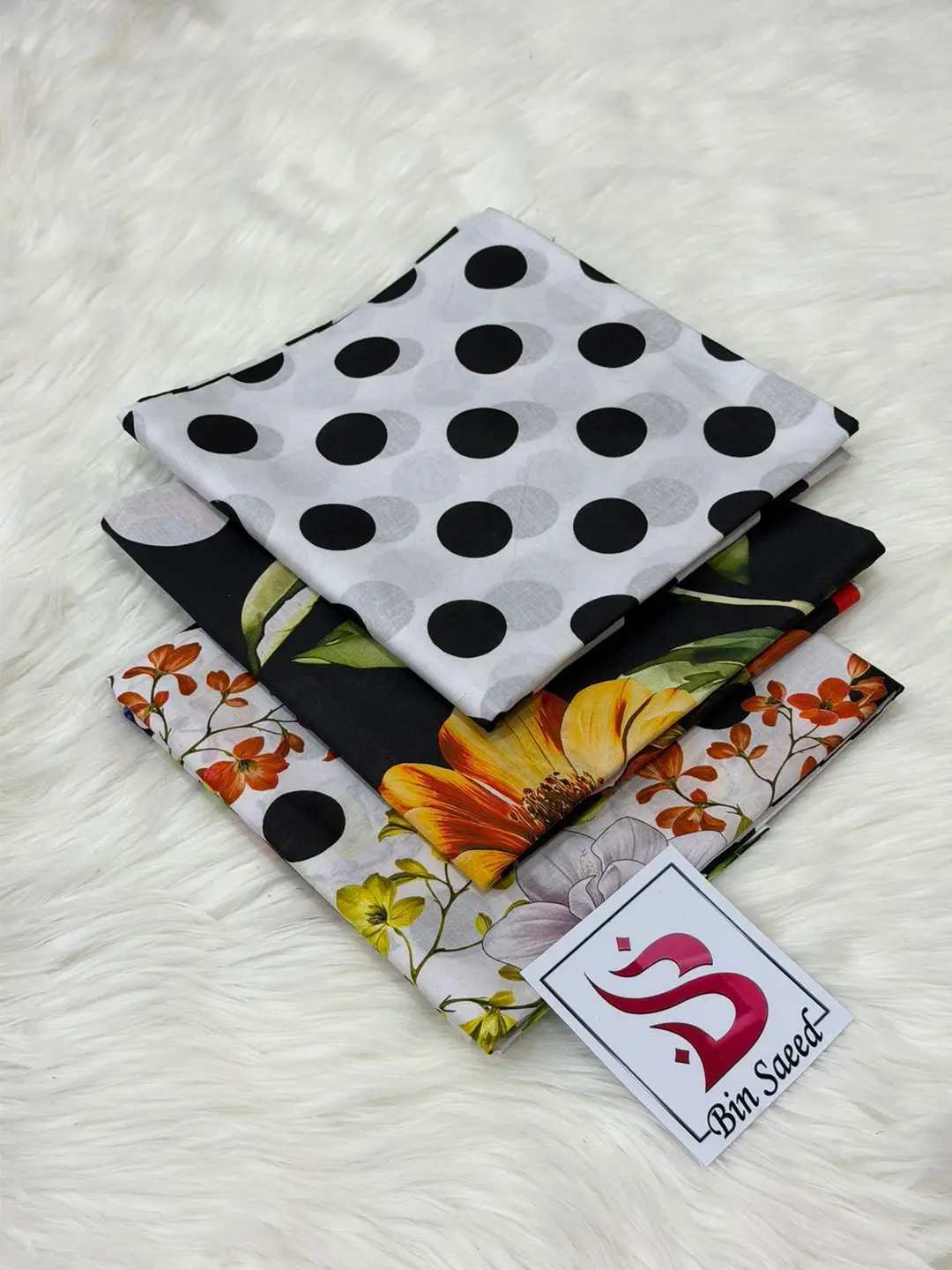 3 Pcs Women's Unstitched Printed Suit