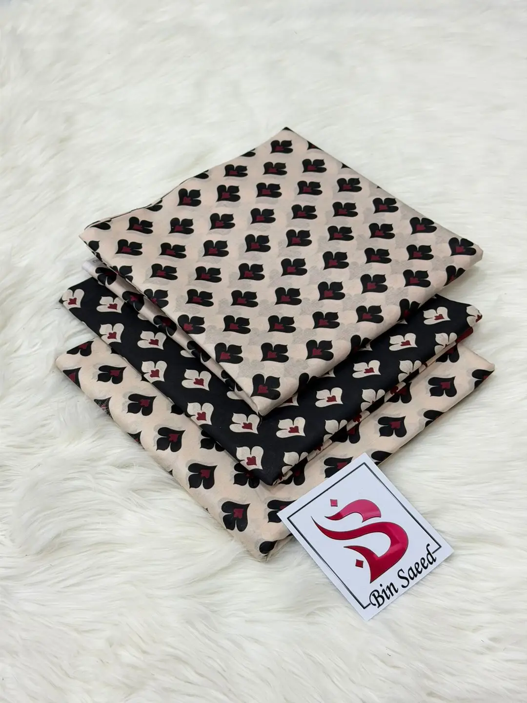 3 Pcs Women's Unstitched Printed Suit
