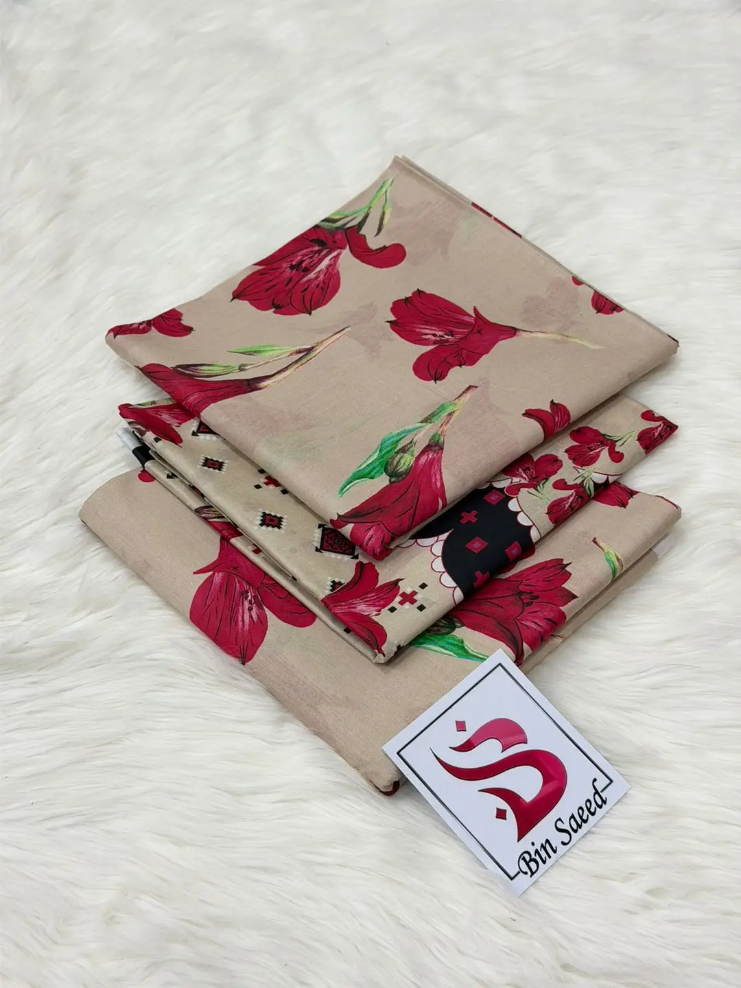 3 Pcs Women's Unstitched Printed Suit