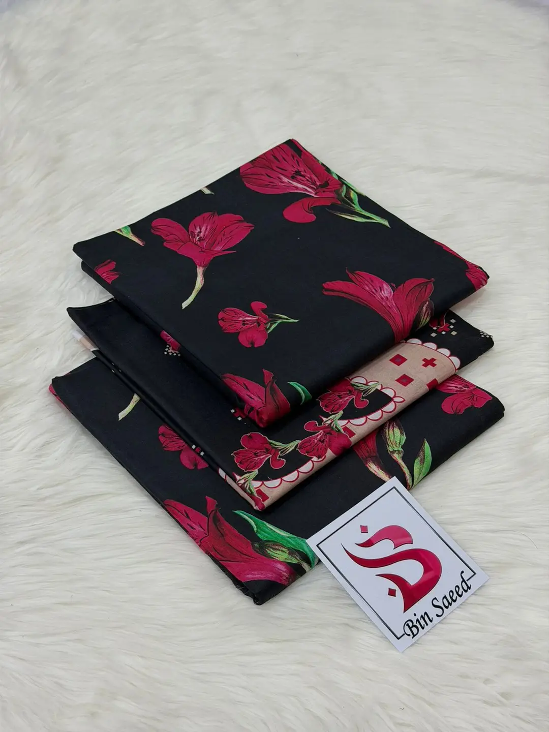 3 Pcs Women's Unstitched Printed Suit
