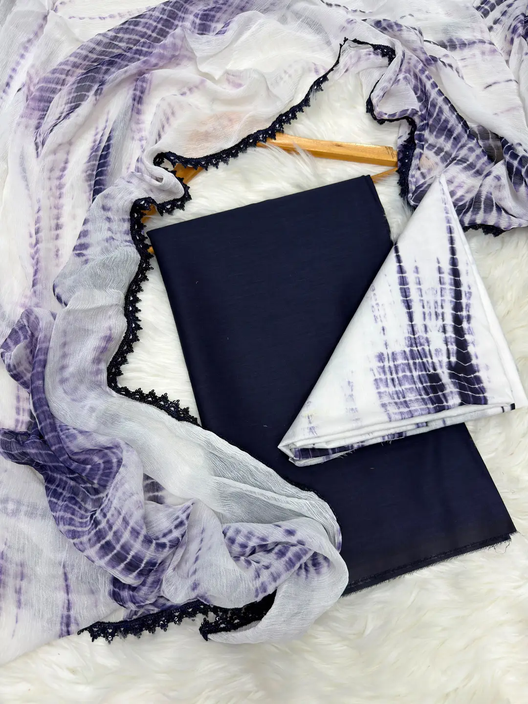 3 Pcs Women's Unstitched Dyed Suit