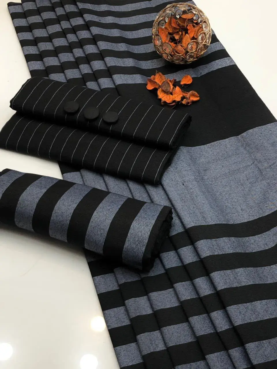 3 Pcs Women's Unstitched Printed Suit