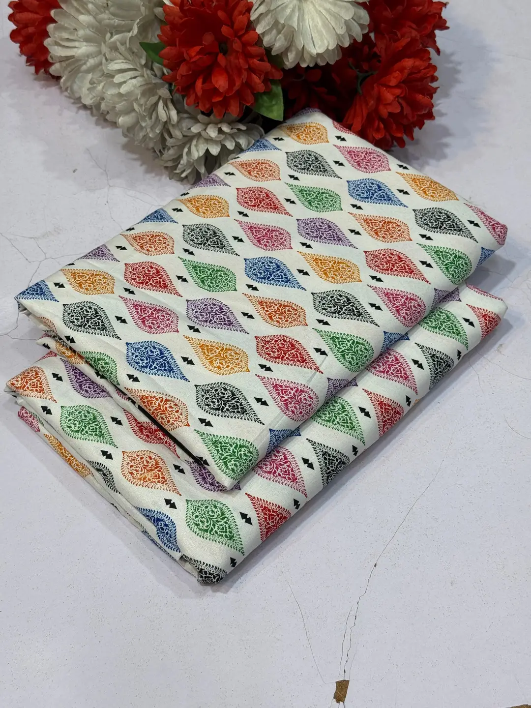 2 Pcs Women's Unstitched Printed Suit