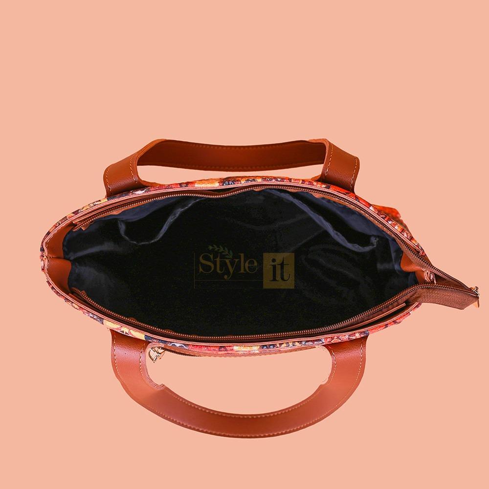 Stylish PU Shoulder Bag for Women with Zipper Closure