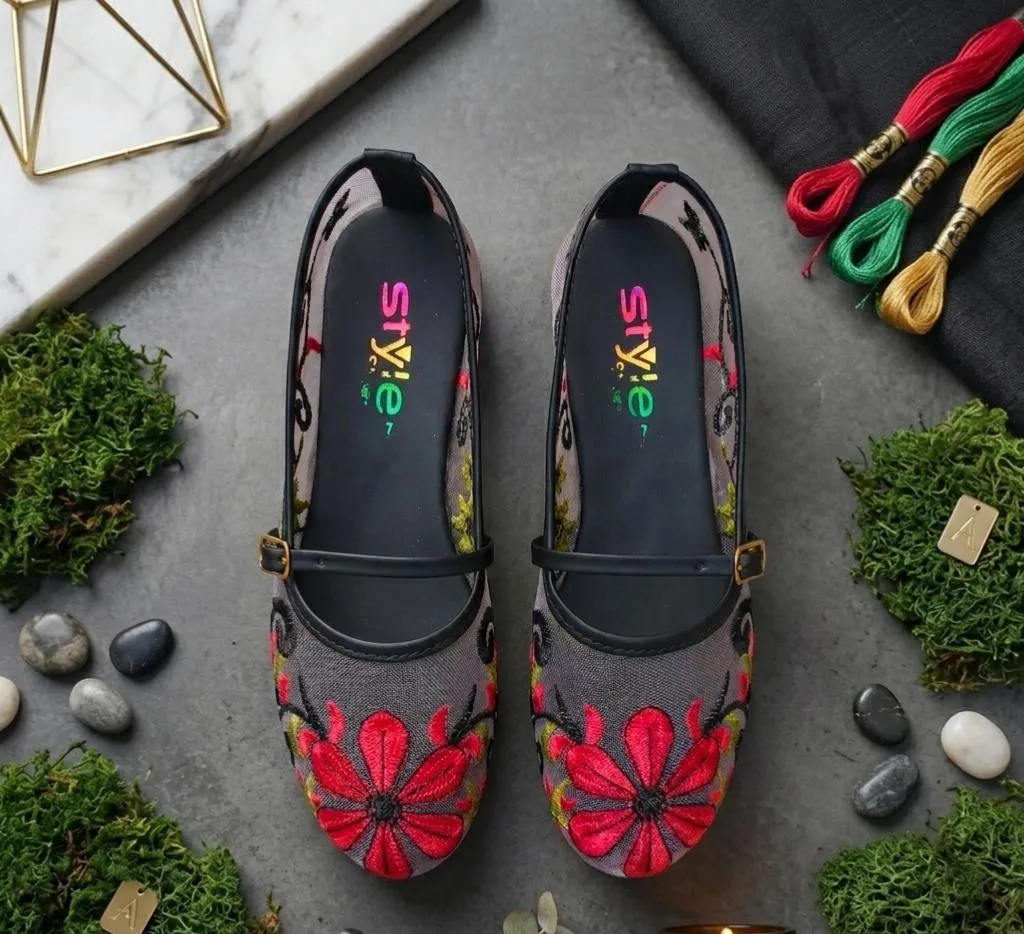 Trendy Embroidered Women's Flat Pumps