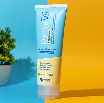 Premium Moisturizer for Pakistani Skin - Lightweight, Hydrating, Fragrance-Free thumbnail 2