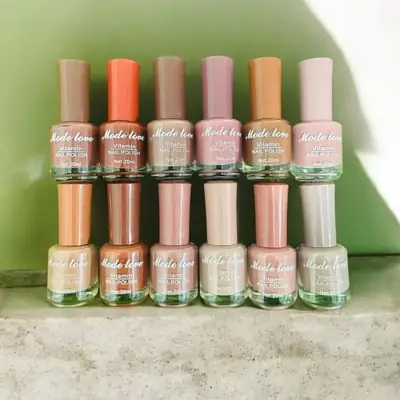 NAIL POLISH 