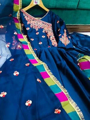 4 Pcs Embroidered Maxi Suit Set in Shamoz Silk for Women thumbnail 2
