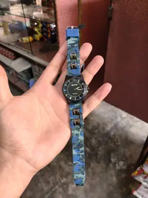 Men's Modern Stylish Look Watch thumbnail 4