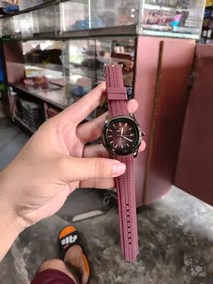 Men's Modern Stylish Look Watch thumbnail 3