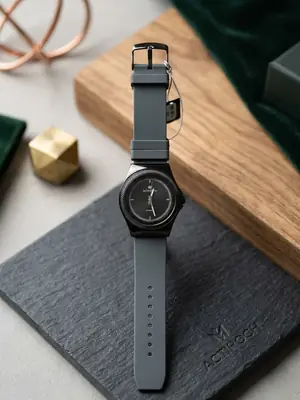 Men's Comfortable Daily Wear Watch thumbnail 2
