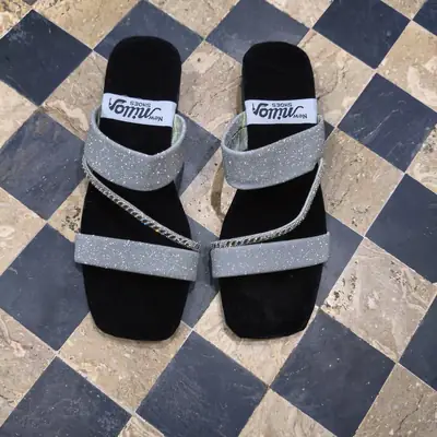 Stylish New Fancy Women's Slippers High Quality  thumbnail 5