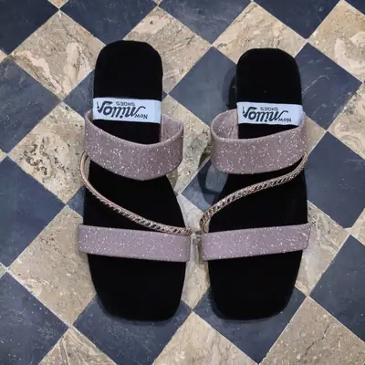 Stylish New Fancy Women's Slippers High Quality  thumbnail 5
