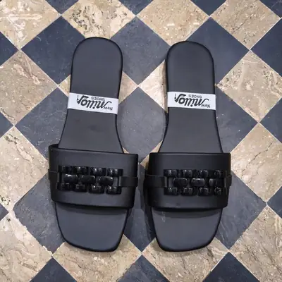 Stylish New Fancy Women's Slippers High Quality  thumbnail 5