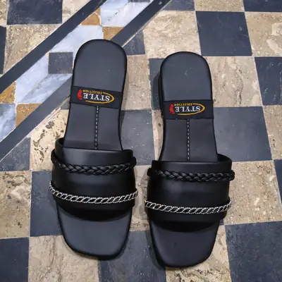 Stylish New Fancy Women's Slippers High Quality  thumbnail 5