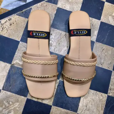 Stylish New Fancy Women's Slippers High Quality  thumbnail 5