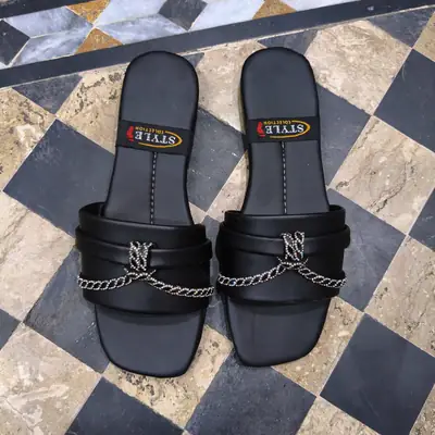Stylish New Fancy Women's Slippers High Quality  thumbnail 5
