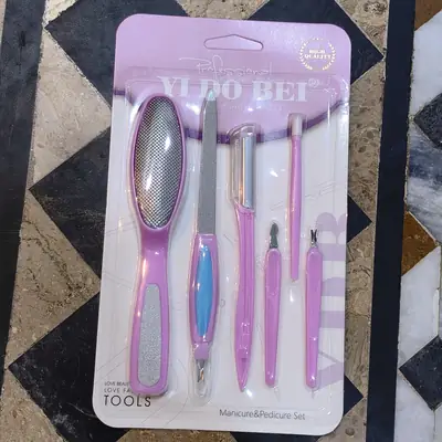 6 Piece Manicure Pedicure Kit Set  thumbnail 4