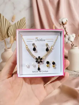 Funky Gold Plated Crystal Necklace Set