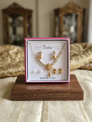 Funky Gold Plated Crystal Necklace Set thumbnail 2