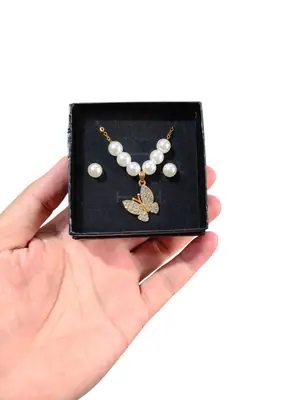 Modern Design Gold Plated Crystal Pendant Set thumbnail 3