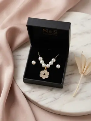 Modern Design Gold Plated Crystal Pendant Set