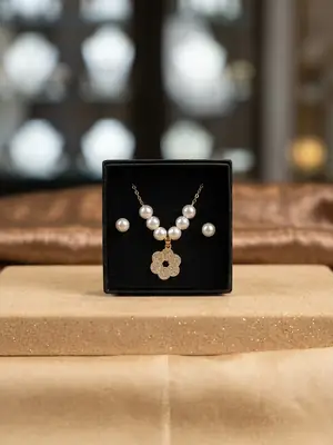 Modern Design Gold Plated Crystal Pendant Set thumbnail 2