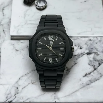 Black Analog Quartz Watch for Men 34mm Rubber Strap