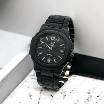Black Analog Quartz Watch for Men 34mm Rubber Strap thumbnail 3