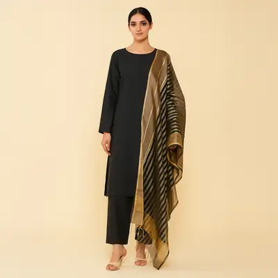 3 Pcs Women's Unstitched Plain Suit