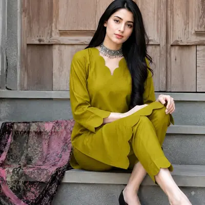 2 Pcs Women's Unstitched Plain Suit