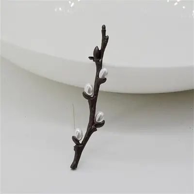 Antique Pearl Brooch for Women Brown