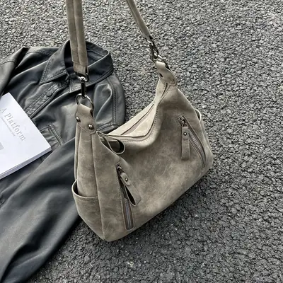 Stylish Crossbody Bag for Daily Use in Pakistan