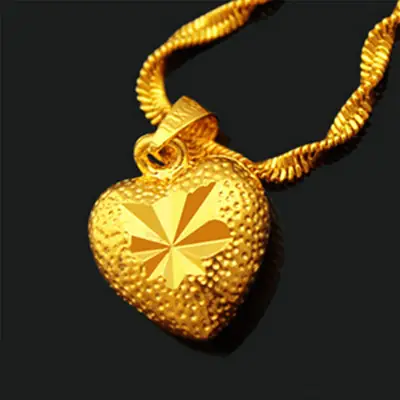 Gold Peach Heart Pendant Women Classic Carved Jewelry